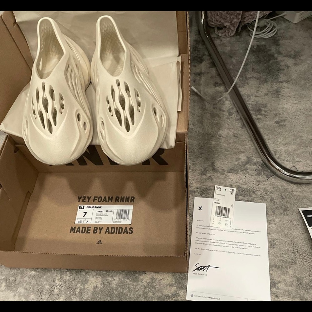 Yeezy foam runners